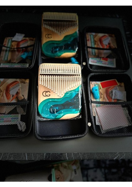 Harika Seri Pro Epoksi Balık Kalimba 21 Telli – Taşıma Çantası, Sticker ve Eğitim Kitapçığı Dahil”