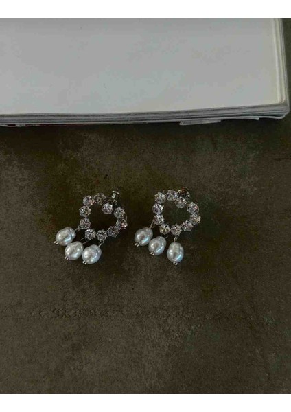 Zirkon Taşlı Kalp Model Incili Sallantılı Çelik Küpe modelleri