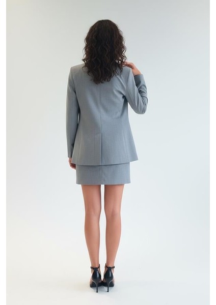 Gri Cep ve Düğme Detaylı Basic Ceket indirimleri