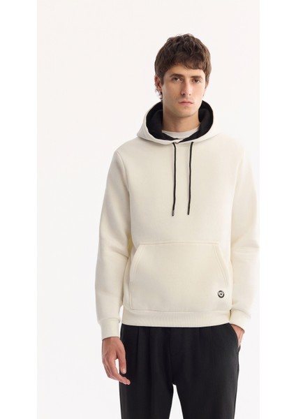 Erkek Beyaz Şardonlu Kumaş Bisiklet Yaka Basic Sweatshirt E001018