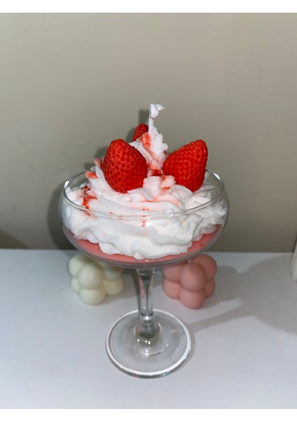 Strawberry Sundae Candle Çilekli Dondurma Mum Çilek Kokulu (Çilek Kokulu Mum) modelleri
