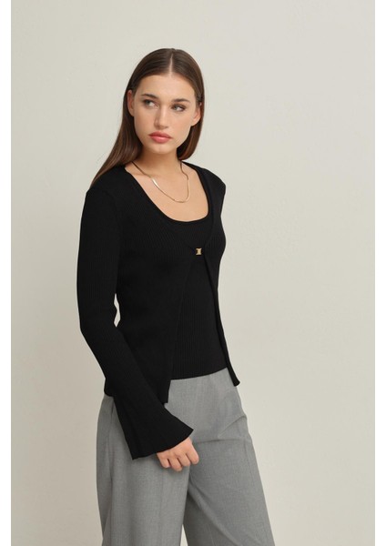 Siyah Tek Düğme Detaylı Hırka ve Kalın Askılı Kolsuz Bluz Triko Takım modelleri