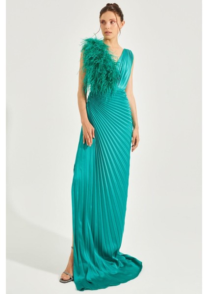 Aqua Yeşil Omuzda Tüy Detaylı V Yaka Yırtmaçlı Abiye Elbise