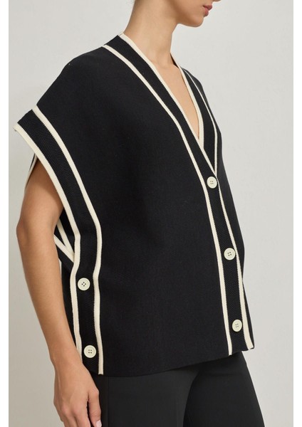 Siyah Çizgi Detaylı Panço Triko fırsatları