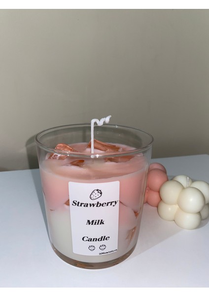 Iced Strawberry Milk Buzlu Çilekli Süt Mum (Çilek Kokulu) fiyatları