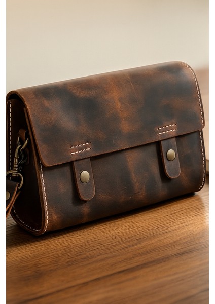 Kahverengi Deri El Çantası – Günlük Kullanım ve Seyahat Organizeri