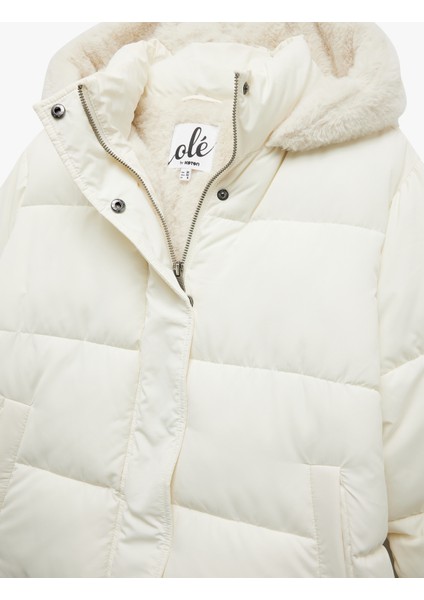 Kapüşonlu Fermuarlı Içi Peluş Çıtçıt Düğmeli Cepli Şişme Mont indirimleri