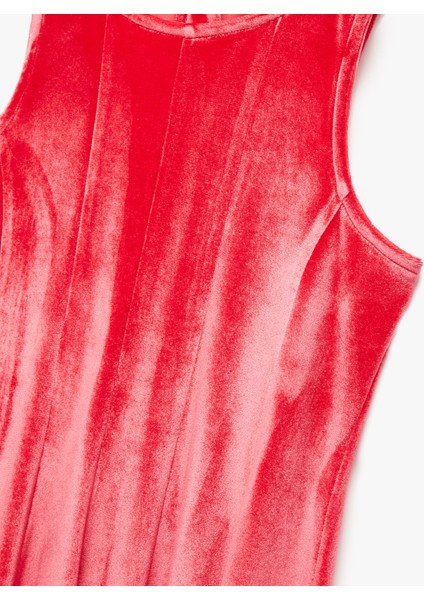 Bisiklet Yaka Kolsuz Pileli Kadife Elbise