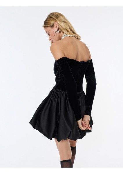 Omzu Açık Uzun Kollu Kadife Mini Balon Elbise fiyatları