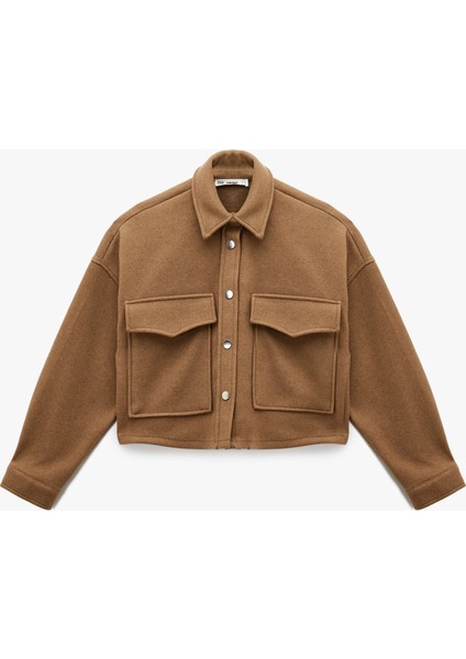 Klasik Yaka Cep Detaylı Uzun Kollu Düğmeli Gömlek Ceket