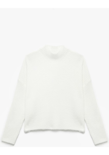 Rahat Kalıp Dik Yaka Dokulu Triko Kazak modelleri