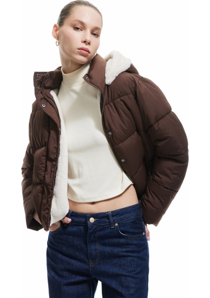 Kapüşonlu Fermuarlı Içi Peluş Çıtçıt Düğmeli Cepli Şişme Mont fiyatları