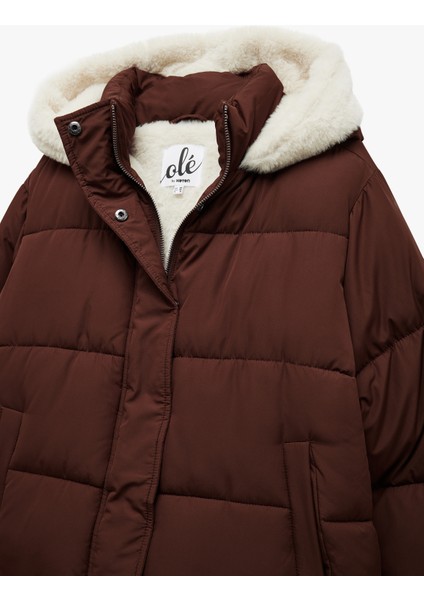 Kapüşonlu Fermuarlı Içi Peluş Çıtçıt Düğmeli Cepli Şişme Mont