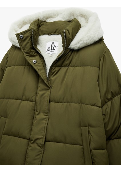 Kapüşonlu Fermuarlı Içi Peluş Çıtçıt Düğmeli Cepli Şişme Mont