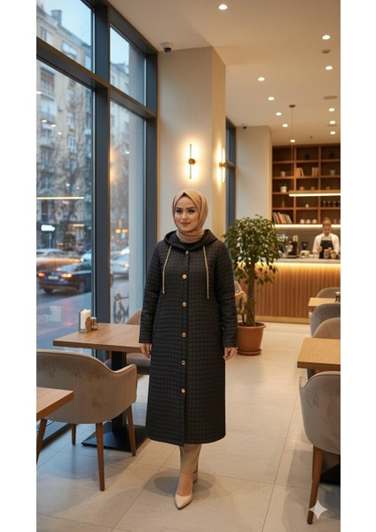 Kadın Kapitone Kapüşonlu Uzun Kaban – Cepli, Astarlı, Kışlık Tesettür Mont