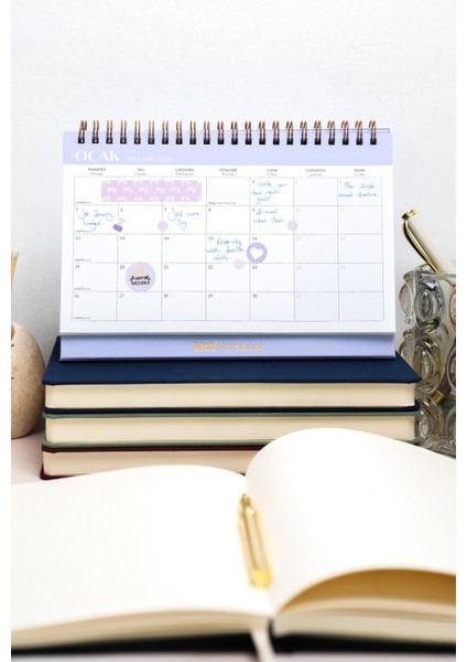 2026 Masaüstü Planlayıcı Takvim Lila fırsatları