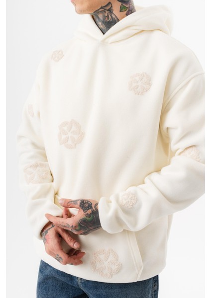 Erkek Süzene Nakış Detaylı Kapüşonlu Oversize Polar Hoodie Ekru indirimleri