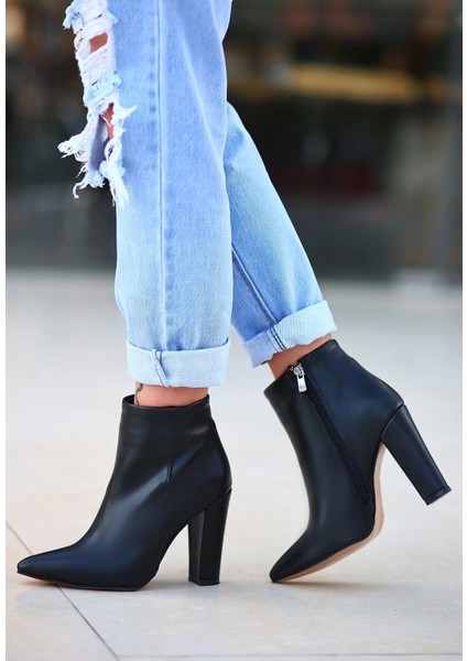 Loora Siyah Cilt Topuklu Bot fiyatları