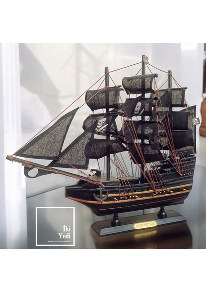 Thauvin 40 cm Siyah Korsan Ahşap Gemi Maketi – Kurukafa Figürlü Yelkenli Obje Denizcilik Dekorasyon