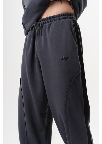 Erkek Pis Dikiş Detaylı Diagonel Baggy Eşofman Altı Füme indirimleri