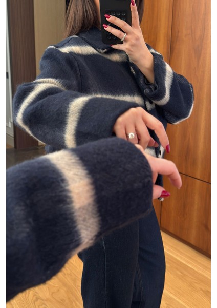 Ekose Desen Tüylü Bomber Mont- Lacivert fırsatları