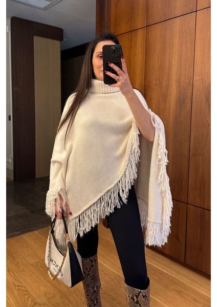 Püsküllü Triko Panço- Ekru