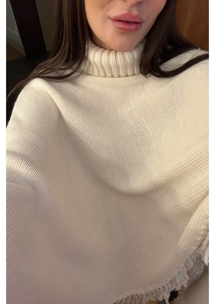 Püsküllü Triko Panço- Ekru fırsatları