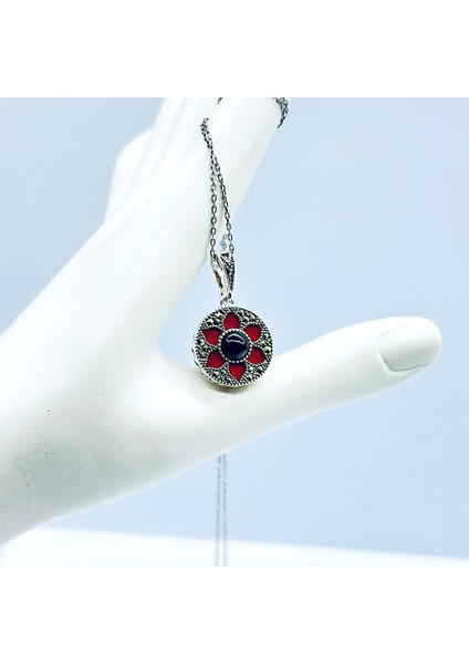 Oltu Taşı ve Kırmızı Mine Işçilikli 925 Ayar Gümüş Kolye modelleri