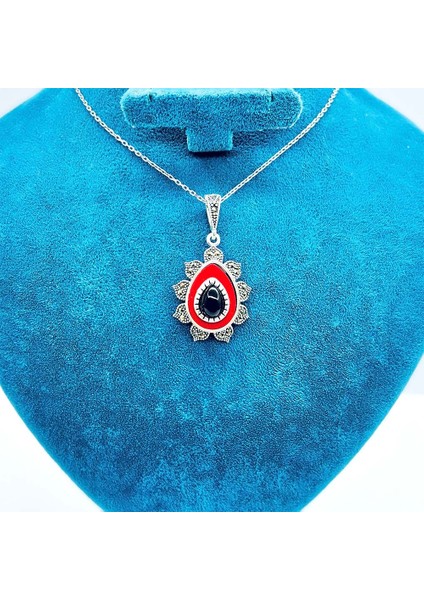 Kırmızı Mine ve Oltu Taşı Işçilikli 925 Ayar Gümüş Kolye