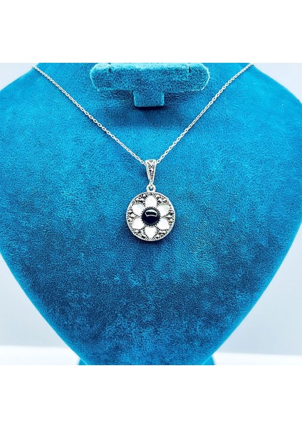 Oltu Taşı ve Sedef Işçilikli 925 Ayar Gümüş Kolye