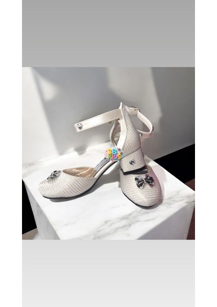 Krem Beyaz Simli Taşlı Fiyonkulu Özel Tasarım Simli Çocuk Topuklu Ayakkabı fiyatları