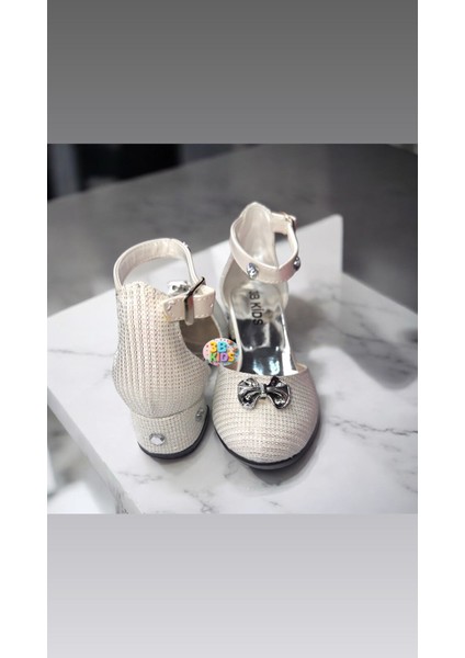 Krem Beyaz Simli Taşlı Fiyonkulu Özel Tasarım Simli Çocuk Topuklu Ayakkabı modelleri