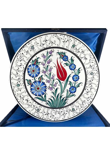 Geleneksel Lale Bahçesi Desenli Iznik Tabak – Kültürel Hediye (25 cm 9.84 Inch)