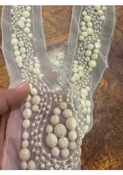 Beyaz Boncuk Işleme Yaka Dikiş Aksesuarı 32 cm modelleri
