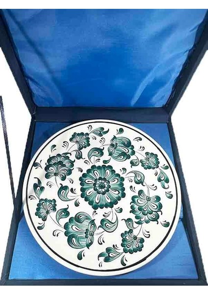 Tek Renk Lotus Kompozisyonlu Iznik Tabak – Minimal Şıklık modelleri