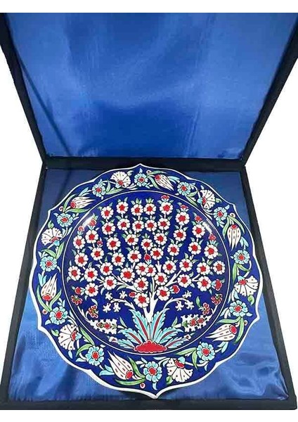 Lacivert Hayat Ağacı Iznik Çini Tabak – Yurtdışı Misafir ve Protokol Hediyesi modelleri