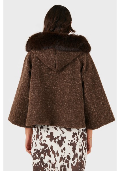 Via Dante Oversize Yumuşak Tüylü Kapüşonlu Truvakar Kol Astarlı Mont Bayan Mont 690919 modelleri