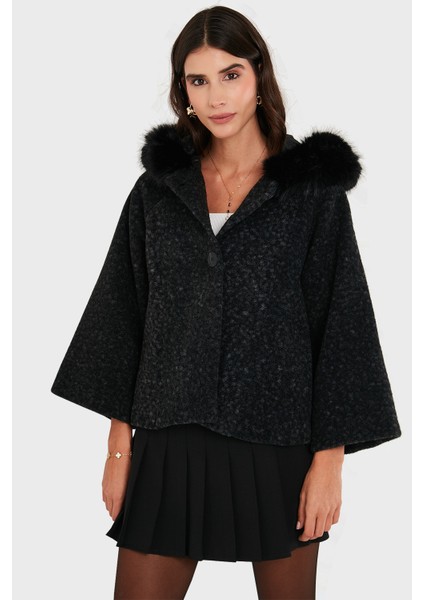 Via Dante Oversize Yumuşak Tüylü Kapüşonlu Truvakar Kol Astarlı Mont Bayan Mont 690919 indirimleri