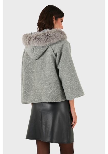 Via Dante Oversize Yumuşak Tüylü Kapüşonlu Truvakar Kol Astarlı Mont Bayan Mont 690919 modelleri