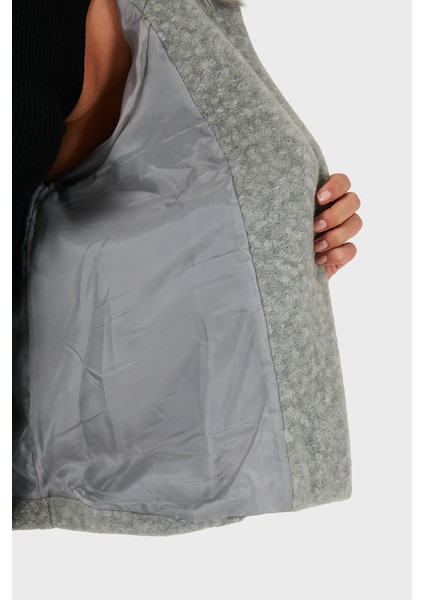 Via Dante Oversize Yumuşak Tüylü Kapüşonlu Truvakar Kol Astarlı Mont Bayan Mont 690919