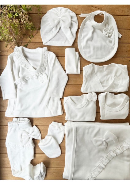 %100 Pamuk Kız Bebek Raporlu Fistolu 10'lu Yenidoğan Hastane Çıkışı Zıbın Seti Kutulu-Krem