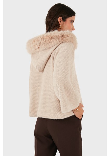 Via Dante Oversize Yumuşak Tüylü Kapüşon Truvakar Kollu Mont Bayan Mont 690920 modelleri