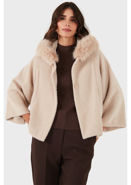 Via Dante Oversize Yumuşak Tüylü Kapüşon Truvakar Kollu Mont Bayan Mont 690920 fırsatları