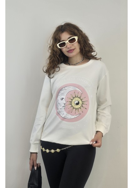 Kadın Bisiklet Yaka Baskı Detaylı Sweatshirt fırsatları