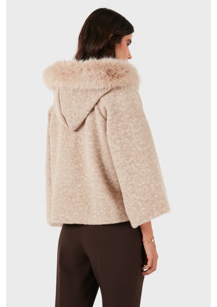 Via Dante Oversize Yumuşak Tüylü Kapüşonlu Truvakar Kol Astarlı Mont Bayan Mont 690919 modelleri