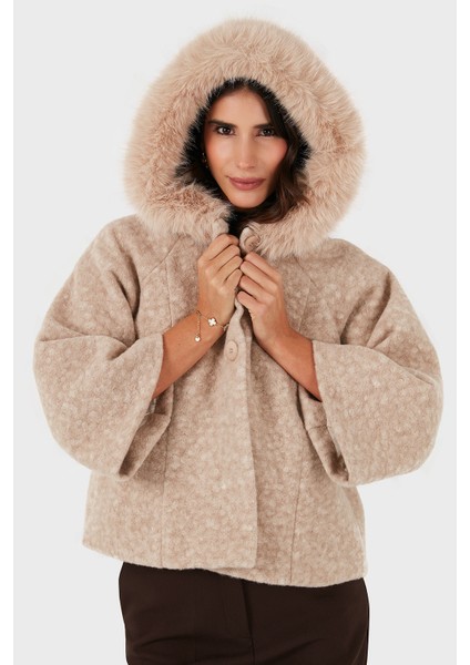 Via Dante Oversize Yumuşak Tüylü Kapüşonlu Truvakar Kol Astarlı Mont Bayan Mont 690919