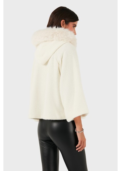 Via Dante Oversize Yumuşak Tüylü Kapüşon Truvakar Kollu Mont Bayan Mont 690920 modelleri