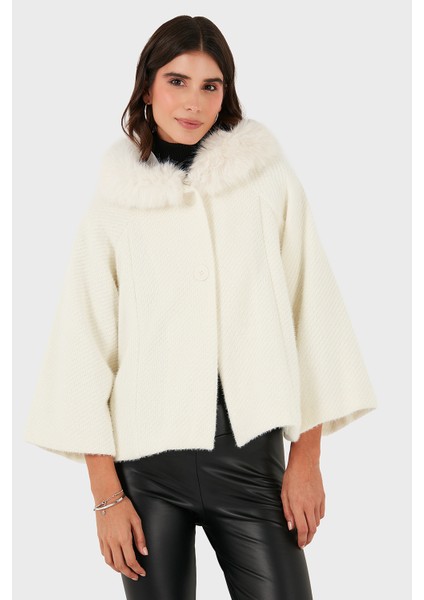 Via Dante Oversize Yumuşak Tüylü Kapüşon Truvakar Kollu Mont Bayan Mont 690920 fırsatları