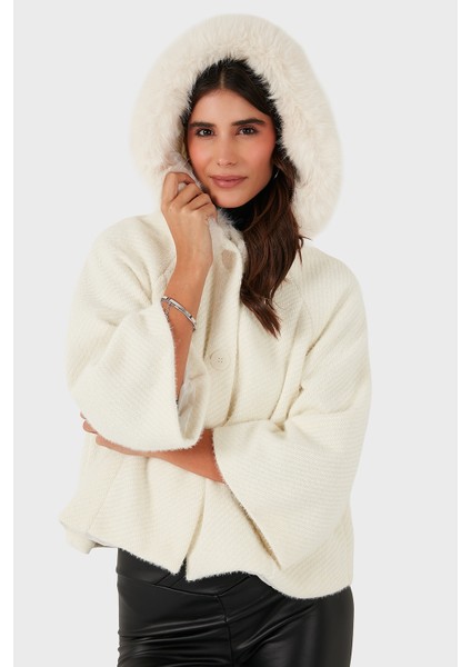 Via Dante Oversize Yumuşak Tüylü Kapüşon Truvakar Kollu Mont Bayan Mont 690920 indirimleri