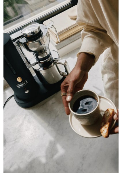 Filtre Kahve Makinesi, 10 Fincan, Cam Sürahi, Sıcak Tutma ve Modern Tasarım